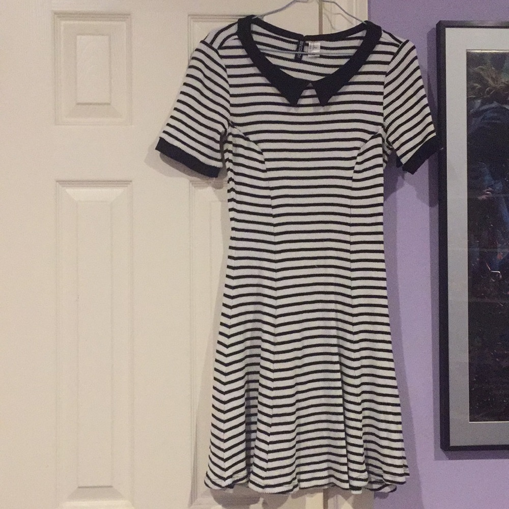 H&M Stripes women’s collar dress